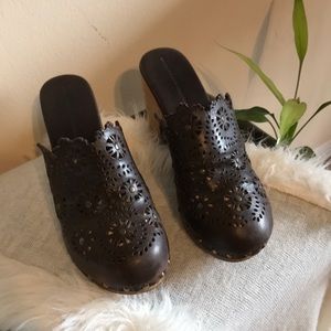 Anthropology Schuler & son’s Philadelphia clogs